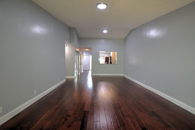Reduced* Lakefront Penthouse w/ Vaulted Ceilings & Laminate - photo 18