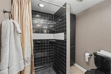 This classic Hilton charmer is move-in ready and full of - photo 19