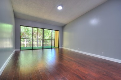 Reduced* Lakefront Penthouse w/ Vaulted Ceilings & Laminate - photo 19
