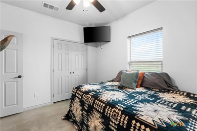THIS IS THE ONE! This stunning 4-bedroom, 3-bath open-concept - photo 23