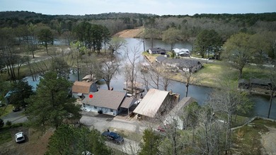 INVESTMENT PROPERTY? 3 RENTABLE UNITS! on Lake Hamilton! Welcome - photo 24