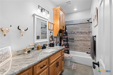 THIS IS THE ONE! This stunning 4-bedroom, 3-bath open-concept - photo 24