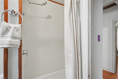 This classic Hilton charmer is move-in ready and full of - photo 26