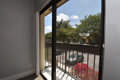 Reduced* Lakefront Penthouse w/ Vaulted Ceilings & Laminate - photo 26