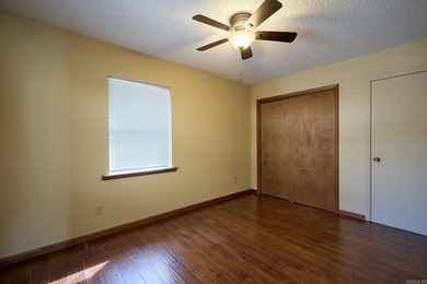 INVESTMENT PROPERTY? 3 RENTABLE UNITS! on Lake Hamilton! Welcome - photo 32