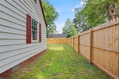 This classic Hilton charmer is move-in ready and full of - photo 32