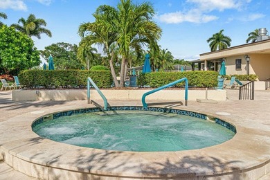 Reduced* Lakefront Penthouse w/ Vaulted Ceilings & Laminate - photo 33