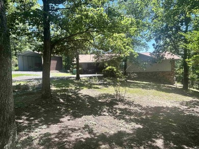 3 bd / 2 bath home. It has a circle drive with RV / boat parking - photo 4