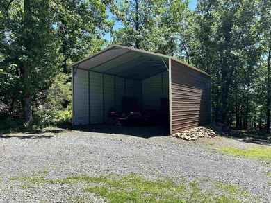 3 bd / 2 bath home. It has a circle drive with RV / boat parking - photo 5