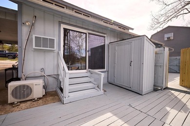 INVESTMENT PROPERTY? 3 RENTABLE UNITS! on Lake Hamilton! Welcome - photo 48