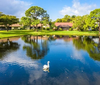 Reduced* Lakefront Penthouse w/ Vaulted Ceilings & Laminate - photo 49