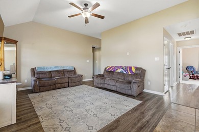 Welcome home to this charming and well-maintained 3 bedroom, 2 - photo 5