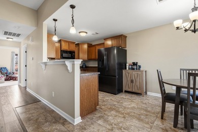 Welcome home to this charming and well-maintained 3 bedroom, 2 - photo 6