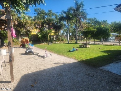 This 4 Bedroom, Bonus room, 2 bath home offers both comfort and - photo 4