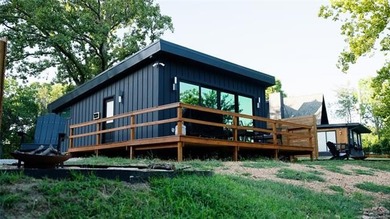 Welcome to Fire Water Escape, a contemporary 8-bedroom - photo 2