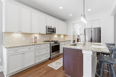 Welcome to 1113 Old Field Drive - private wooded views, flexible - photo 21