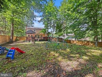 Move-In Ready 3BR, 2 Full & 2 Half Bath, Three-Level Colonial on - photo 35