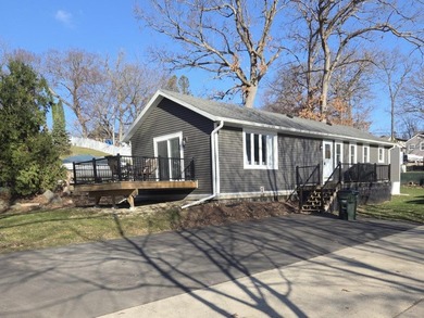 Lake Koshkonong Home For Sale in Edgerton Wisconsin