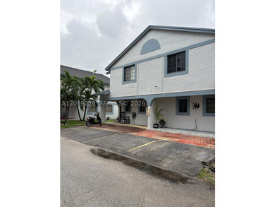 Welcome to this beautifully renovated three-story corner - photo 3