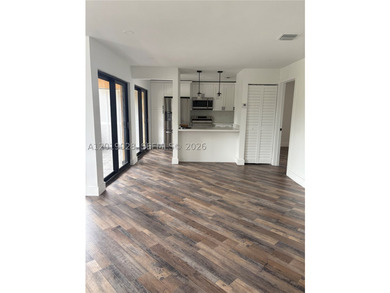 Welcome to this beautifully renovated three-story corner - photo 5