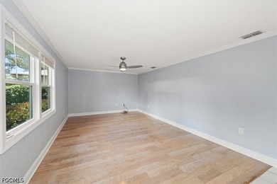 Beautifully maintained home offers 3 bedrooms, 2 full baths, 1 - photo 6