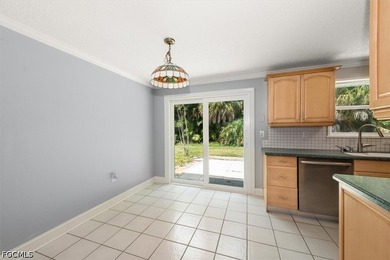 Beautifully maintained home offers 3 bedrooms, 2 full baths, 1 - photo 10