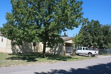 3/2 on .30 Acre. Well Cared for 1994 Home with Great Room - photo 2