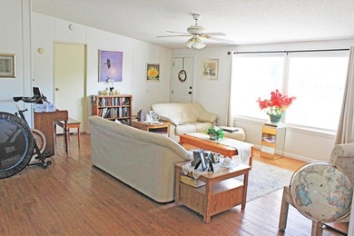 3/2 on .30 Acre. Well Cared for 1994 Home with Great Room - photo 4