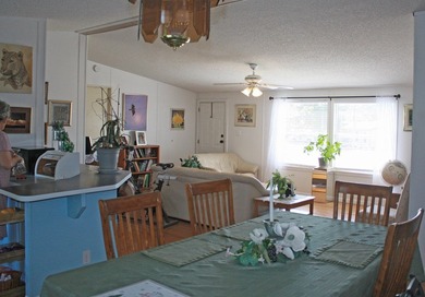 3/2 on .30 Acre. Well Cared for 1994 Home with Great Room - photo 7