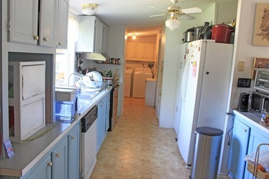 3/2 on .30 Acre. Well Cared for 1994 Home with Great Room - photo 8