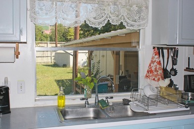 3/2 on .30 Acre. Well Cared for 1994 Home with Great Room - photo 9