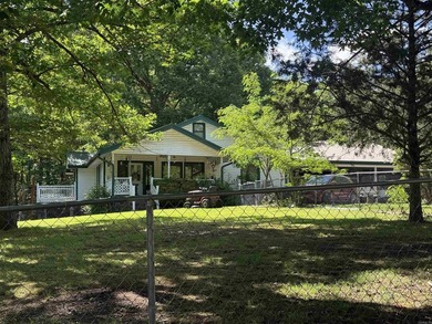 Looking for peaceful country living with lots of space? Or a - photo 2