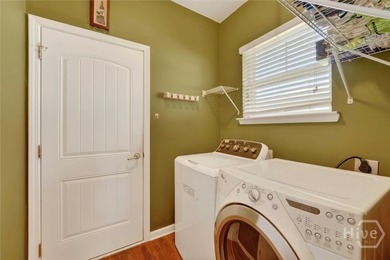 Thoughtfully designed 3 bedroom, 2.5 bath home with a flexible - photo 18