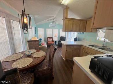 Cute as a button! OWN YOUR OWN LAND! Adorable 2 Bed, 1.5 Bath - photo 6