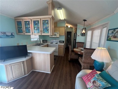 Cute as a button! OWN YOUR OWN LAND! Adorable 2 Bed, 1.5 Bath - photo 8