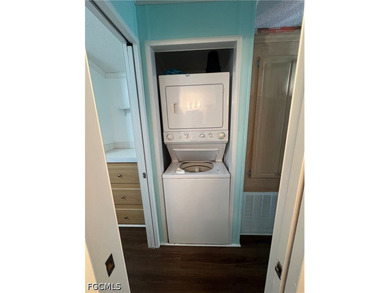 Cute as a button! OWN YOUR OWN LAND! Adorable 2 Bed, 1.5 Bath - photo 10