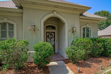 Beautifully maintained home in the The Landings.  4 bedrooms, 2 - photo 4
