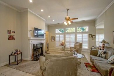 Beautifully maintained home in the The Landings.  4 bedrooms, 2 - photo 8