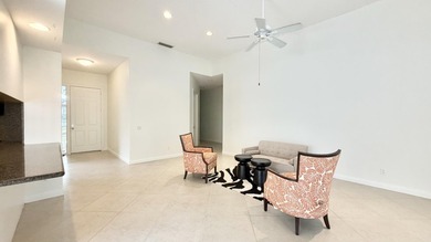 NEW ROOF 2024!! Beautifully maintained 3-bedroom + den, 2-bath - photo 4