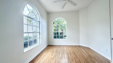 NEW ROOF 2024!! Beautifully maintained 3-bedroom + den, 2-bath - photo 7