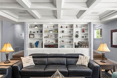Light, bright, & beautifully maintained, this 4-bed, 3-bath - photo 8