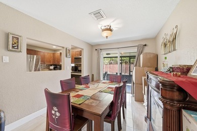 Looking for a stunning, maintained residence located in Sunrise? - photo 8