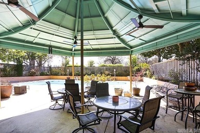 Experience urban living at its finest in this beautifully - photo 36