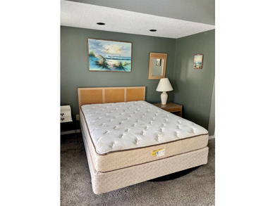Beautiful top-floor, corner 2 bedroom, 2 full bathroom fully - photo 9