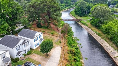 This home is in great condition featuring 3 bedrooms and 2.5 - photo 40