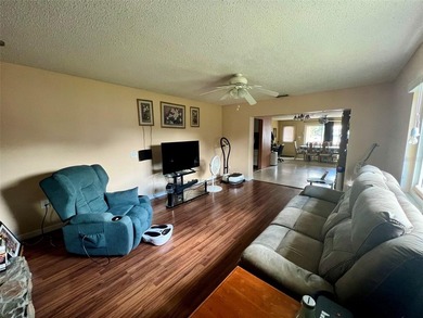 Welcome home! Immaculately maintained and cared for 3-bedroom - photo 8