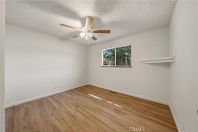 Hello NEW Roof ! Cute house, large lot, lots of parking, garage - photo 18