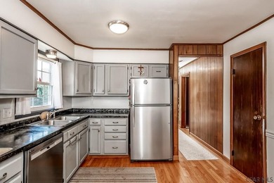 Welcome home to this spacious and well-maintained 3 bedroom, 3 - photo 20
