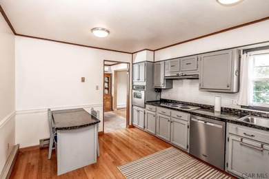 Welcome home to this spacious and well-maintained 3 bedroom, 3 - photo 21