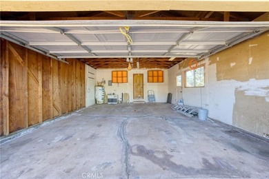 Hello NEW Roof ! Cute house, large lot, lots of parking, garage - photo 22